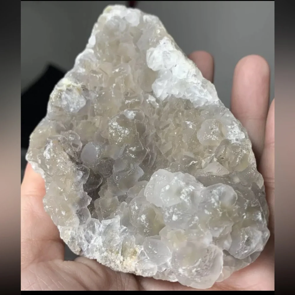 BOGO1/2 518g Calcite Crystal Cluster
Natural Specimen Stone
Healing Energy - Picture 4 of 17